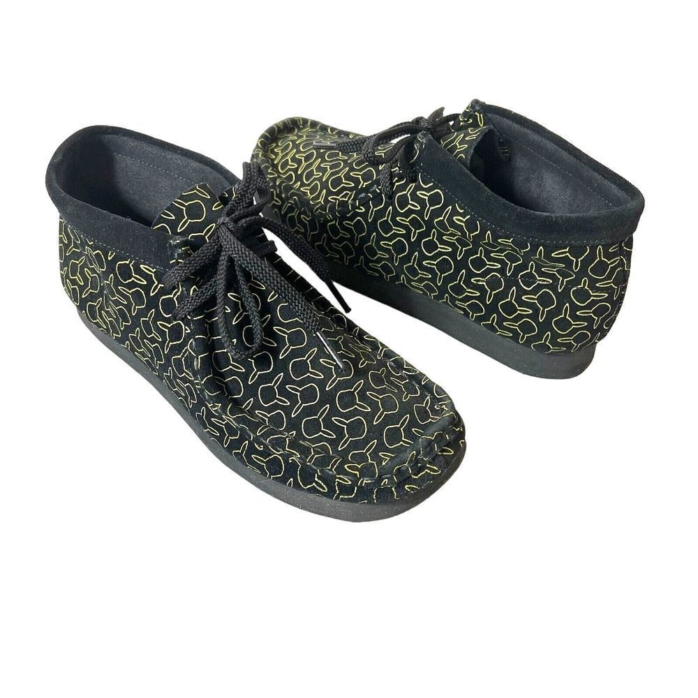 Clarks Original POKEMON Womens Sz 5 Suede Comfort Casual Bootie Lace Up Wallabee